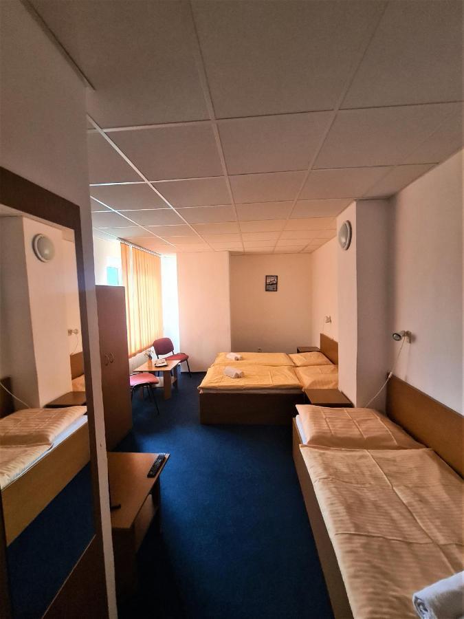 Penzion Olympia Banská Bystrica Esterno foto
