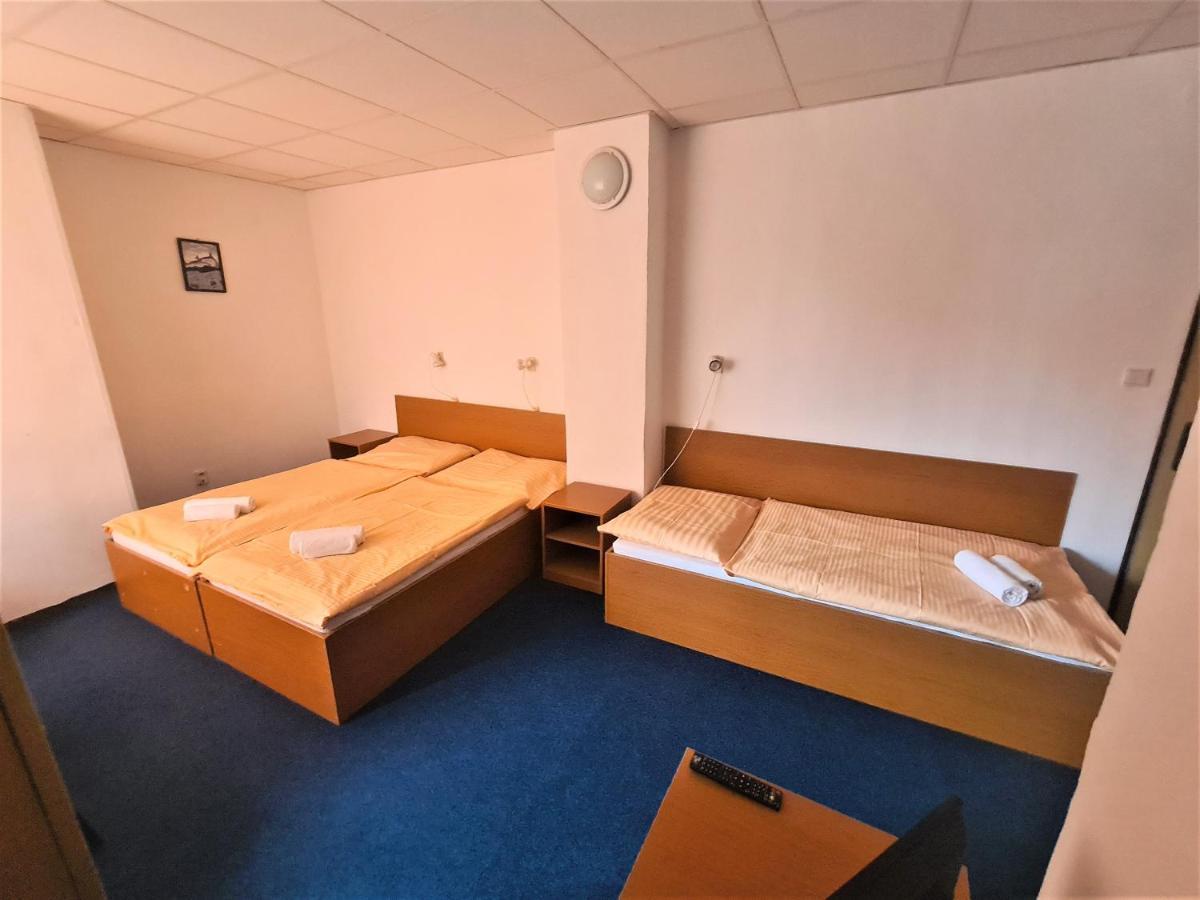 Penzion Olympia Banská Bystrica Esterno foto