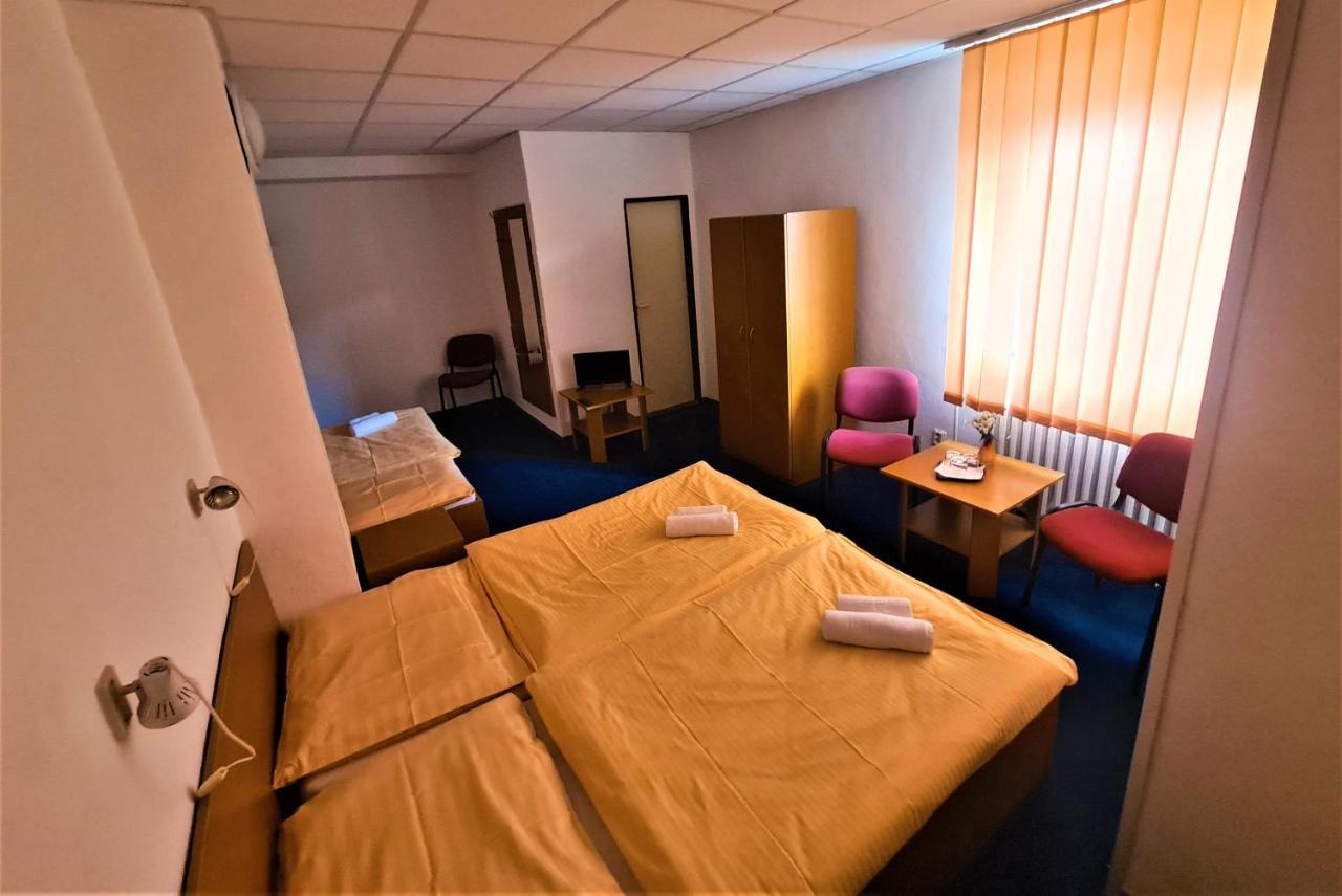 Penzion Olympia Banská Bystrica Esterno foto
