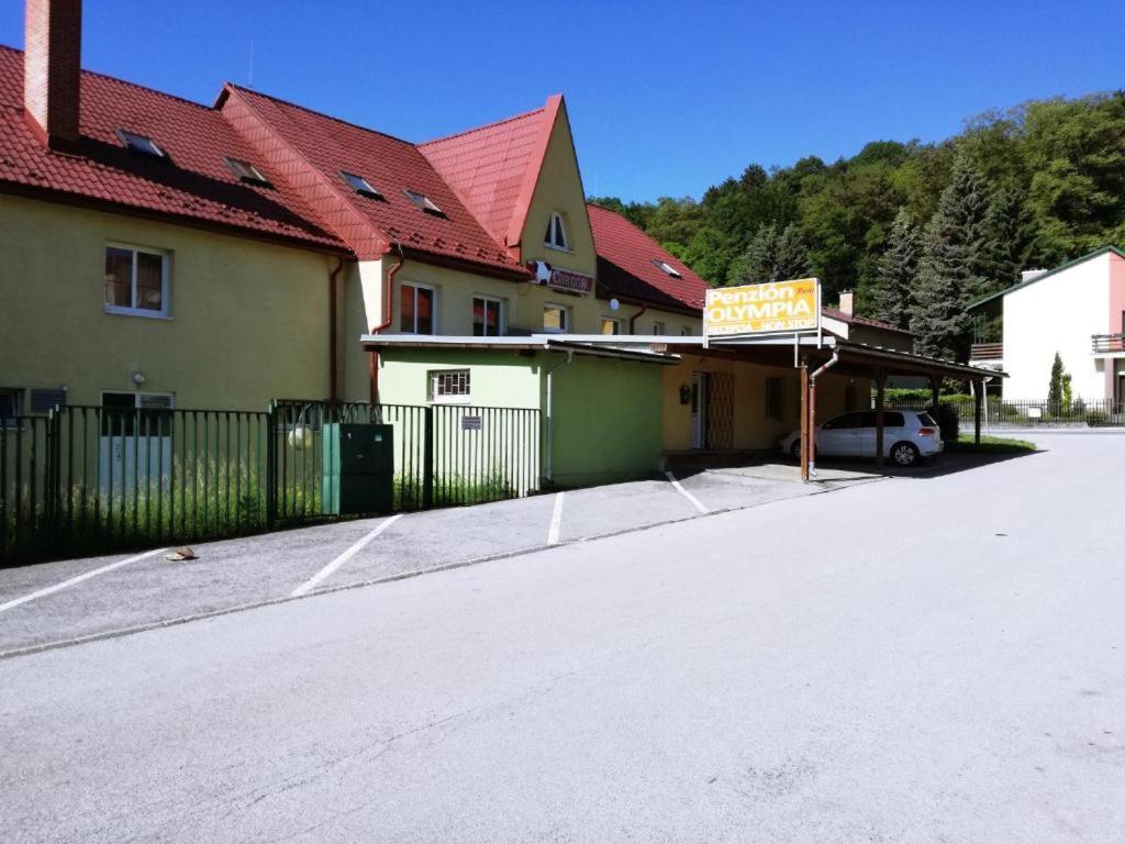 Penzion Olympia Banská Bystrica Esterno foto