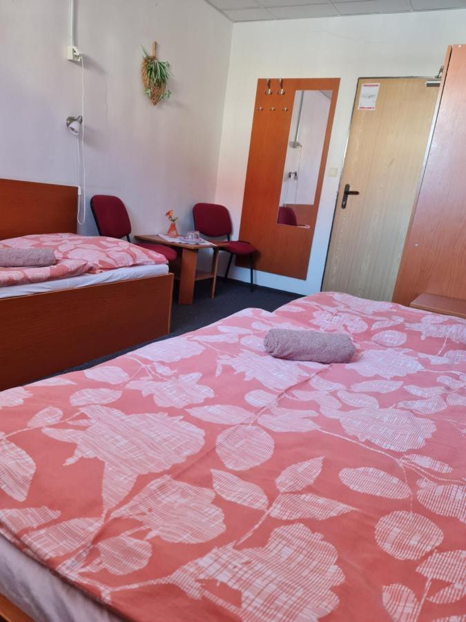 Penzion Olympia Banská Bystrica Esterno foto