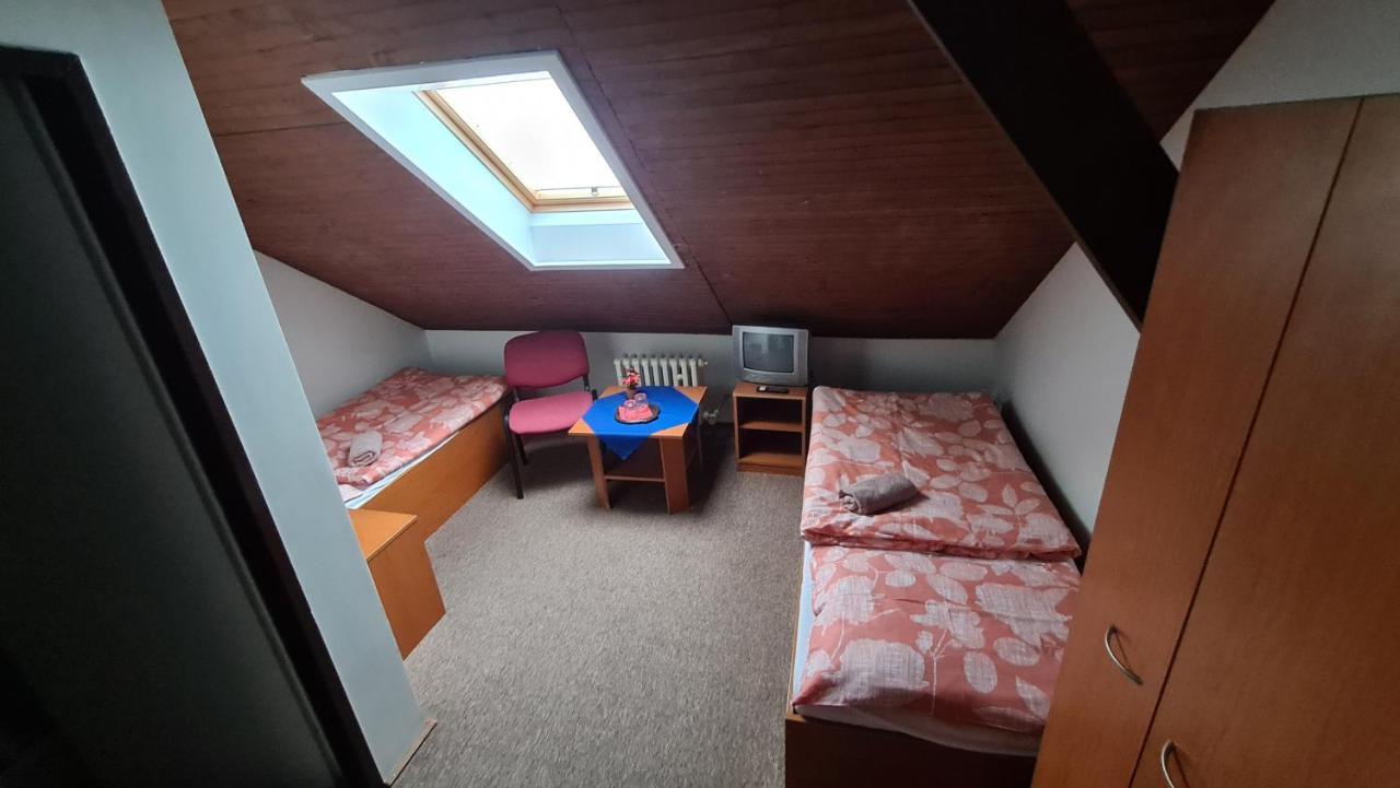 Penzion Olympia Banská Bystrica Esterno foto